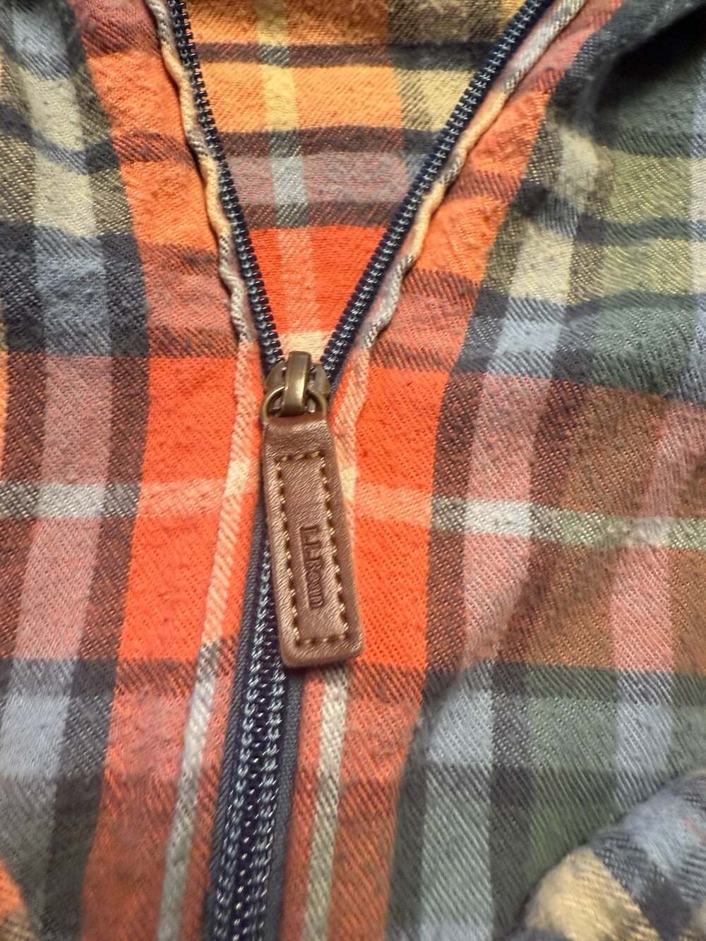 L.L.Bean Women's Scotch Plaid Flannel Shirt, Relaxed Fit Full-Zip Hoodie L - Picture 4 of 6